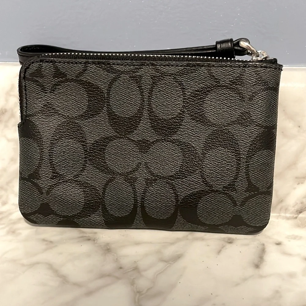 Coach wristlet - Picture 2 of 3